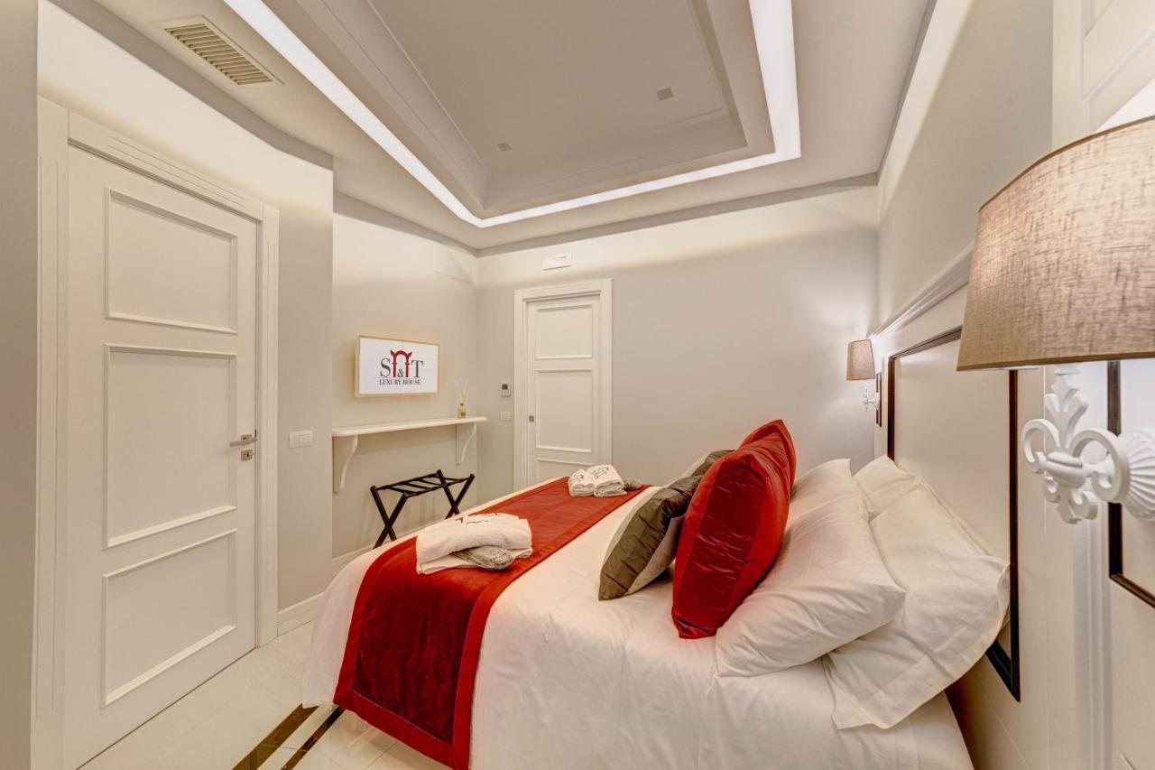 S&t Luxury House In Plebiscito Square Apartment